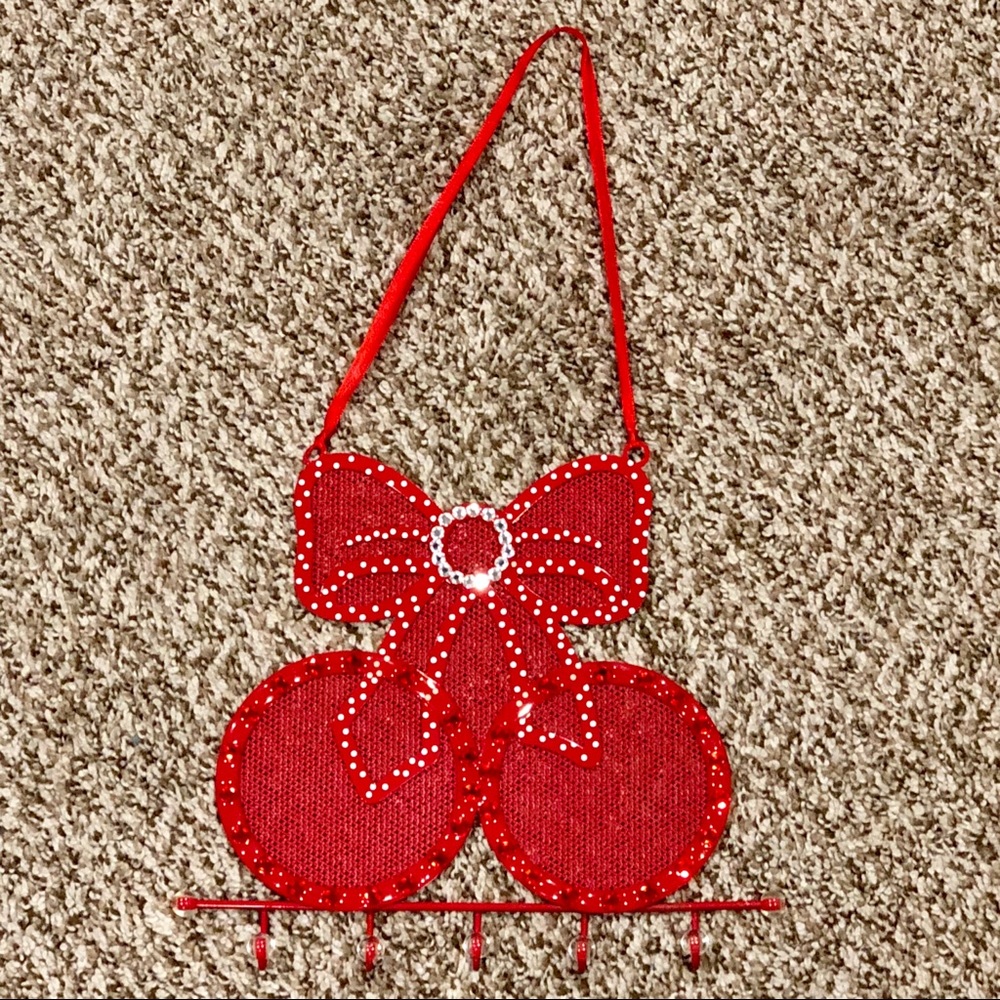 Jewelry holder